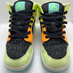 Air Jordan 1 Mid “Multi-Color / Neon” (GS)   Size: 6Y (fits women’s 7.5–8) eal